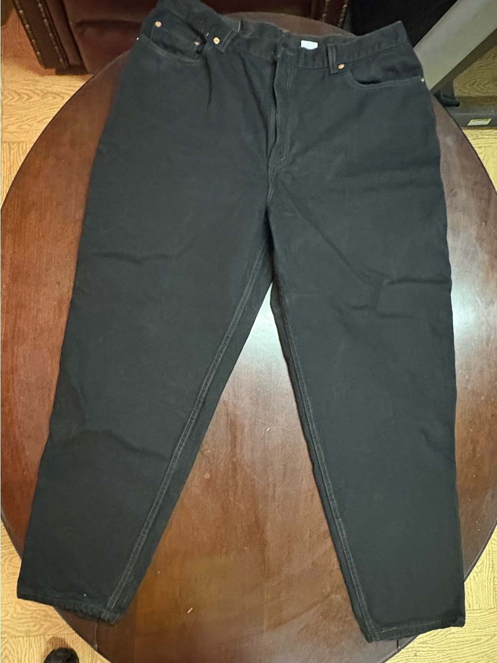 Levi's High-Rise Women's Black Jeans - short